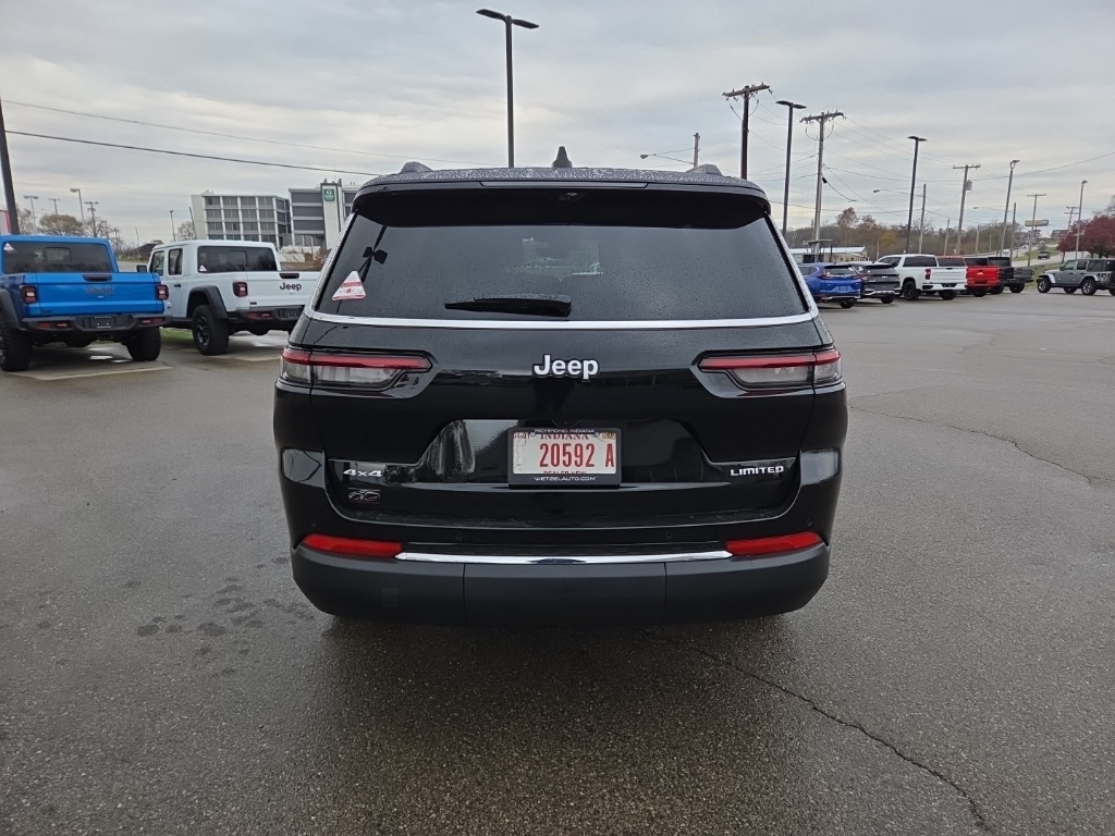 2025 Jeep Grand Cherokee Limited photo 3