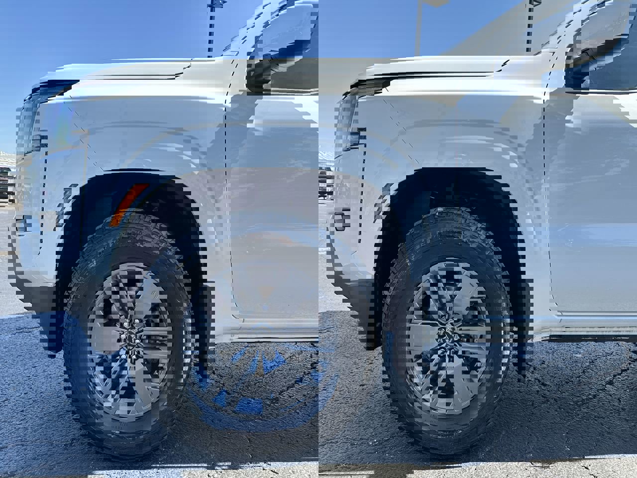 2022 Nissan Frontier SV photo 28
