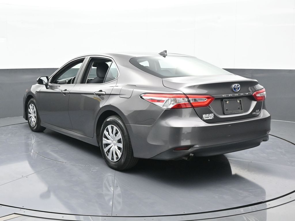 2019 Toyota Camry Hybrid LE photo 4
