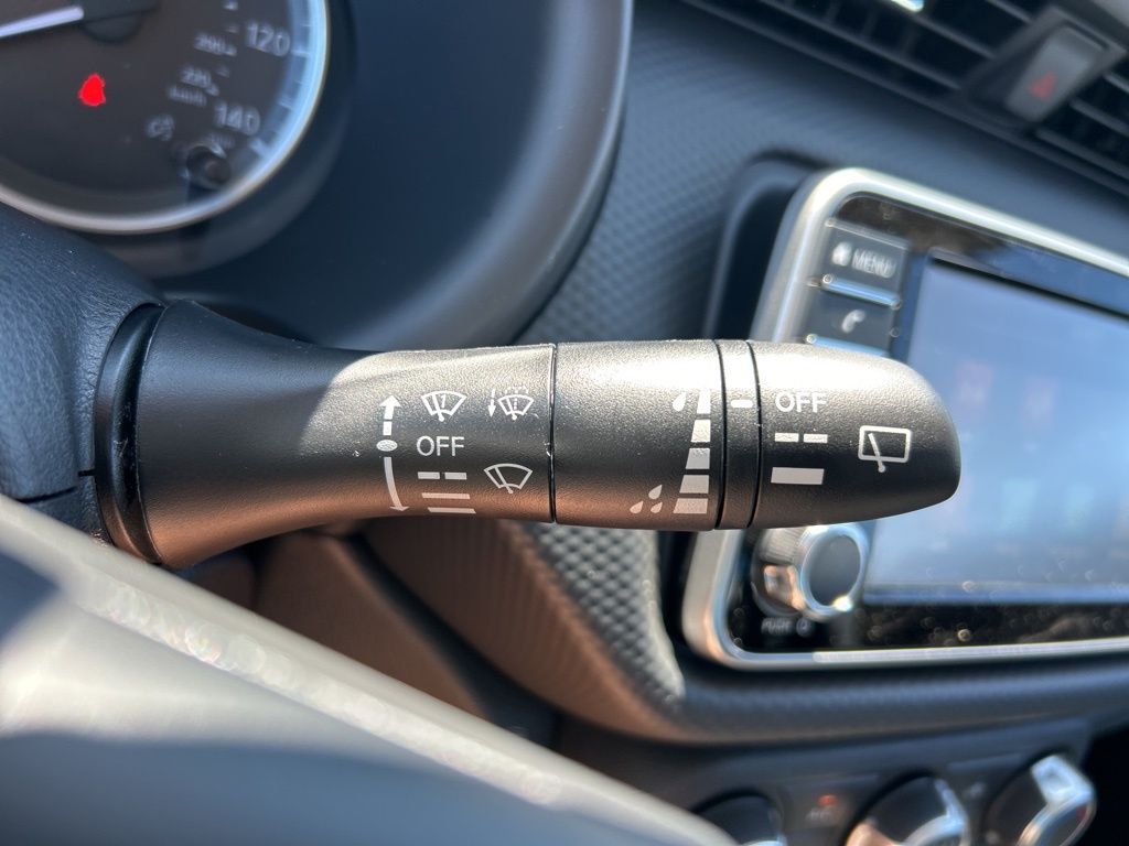 2025 Nissan Kicks Play S photo 19
