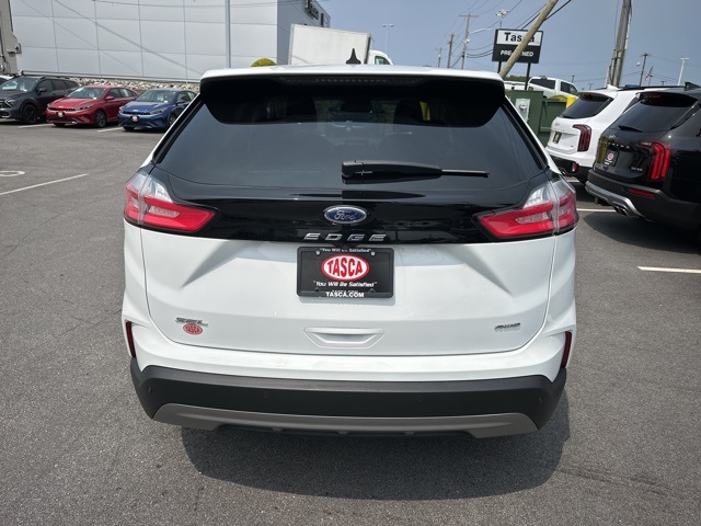 2022 Ford Edge SEL photo 6