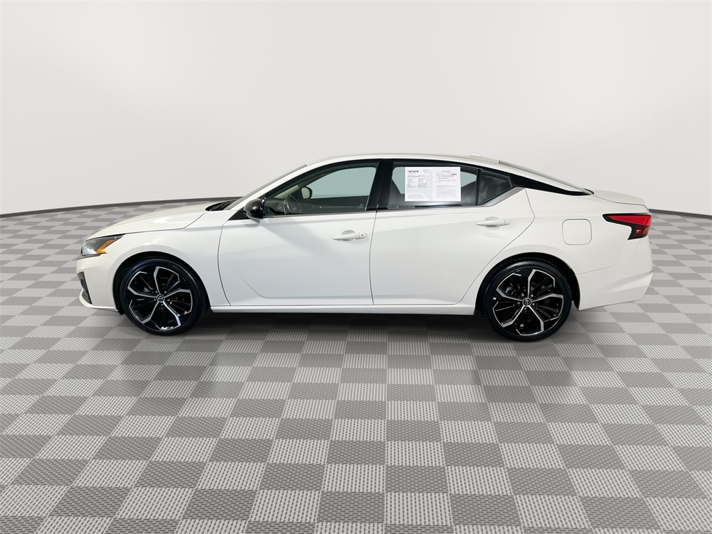 2023 Nissan Altima 2.5 SR photo 4