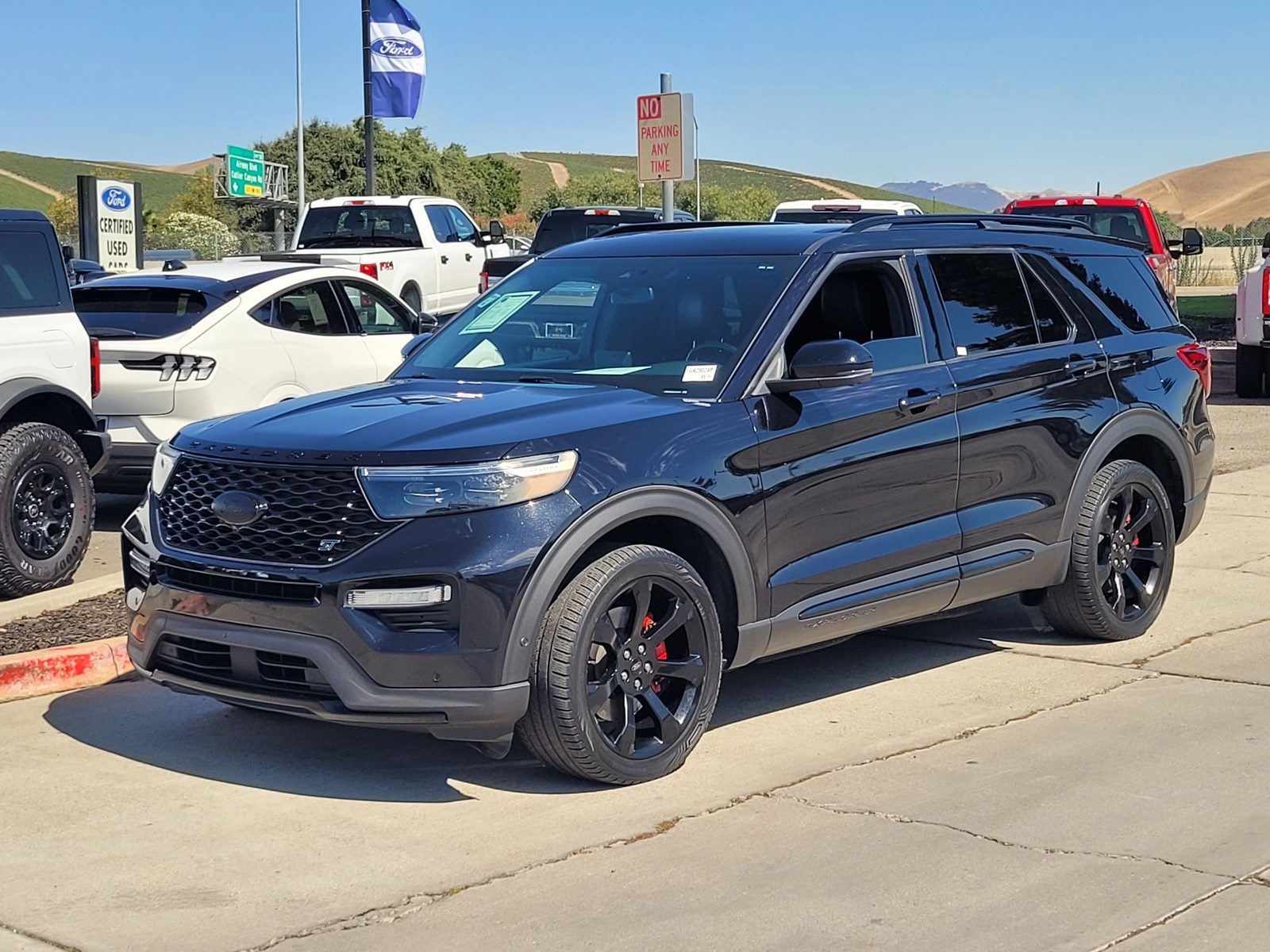 2020 Ford Explorer ST photo 4