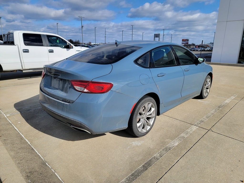 2015 Chrysler 200 S photo 3