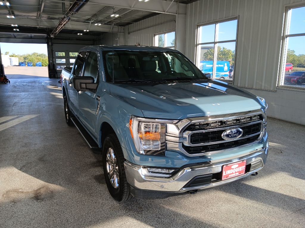 2023 Ford F-150 XLT photo 2