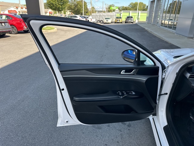 2022 Kia K5 LXS photo 26