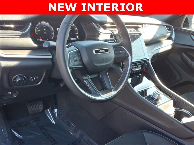 2024 Jeep Grand Cherokee Altitude photo 3