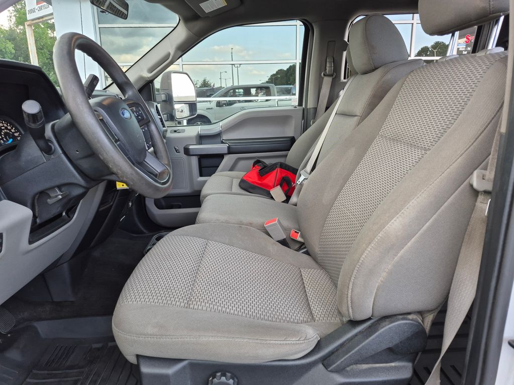 2018 Ford F-150 XLT photo 2