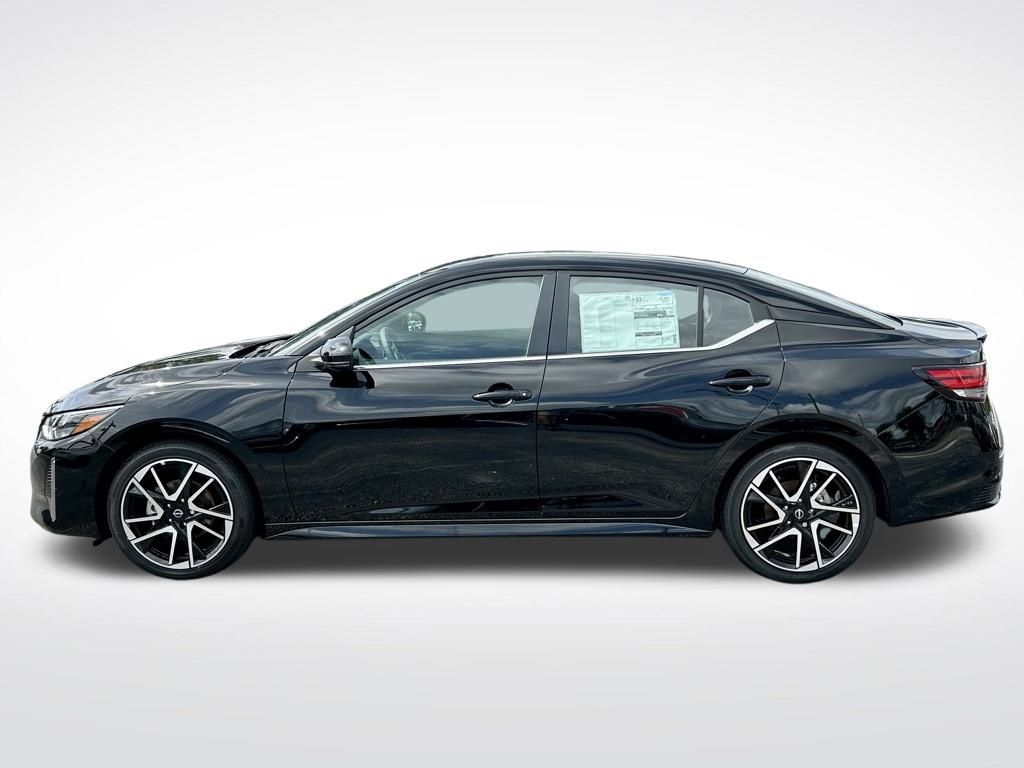 2024 Nissan Sentra SR photo 3