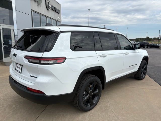 2025 Jeep Grand Cherokee Limited photo 2