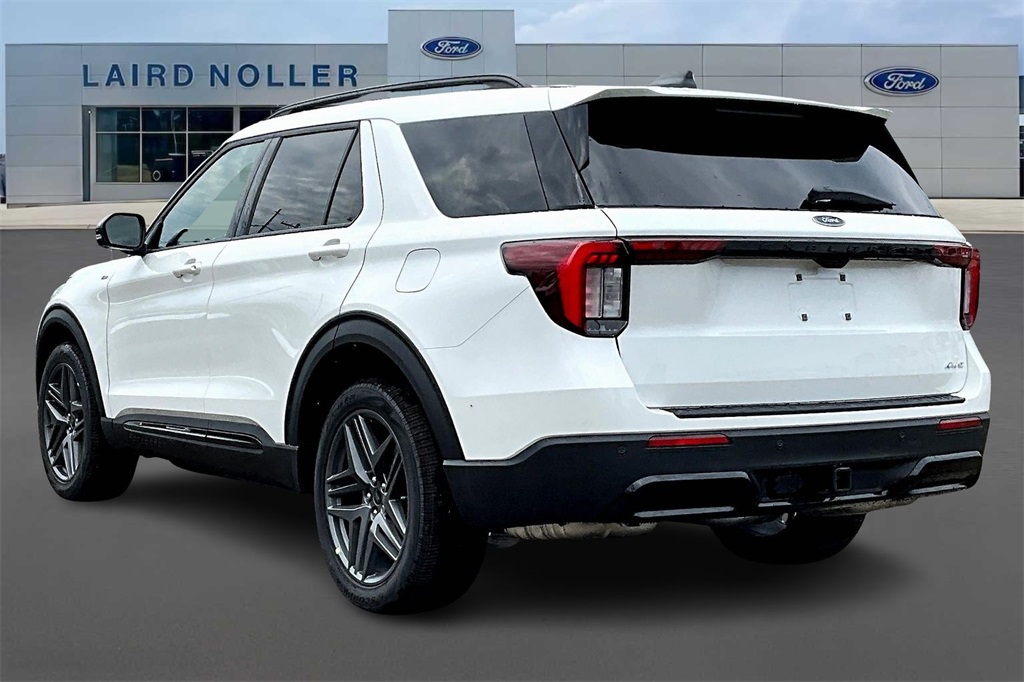 2025 Ford Explorer ST-Line photo 3