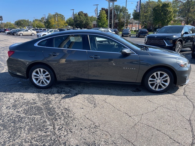 2017 Chevrolet Malibu photo 4