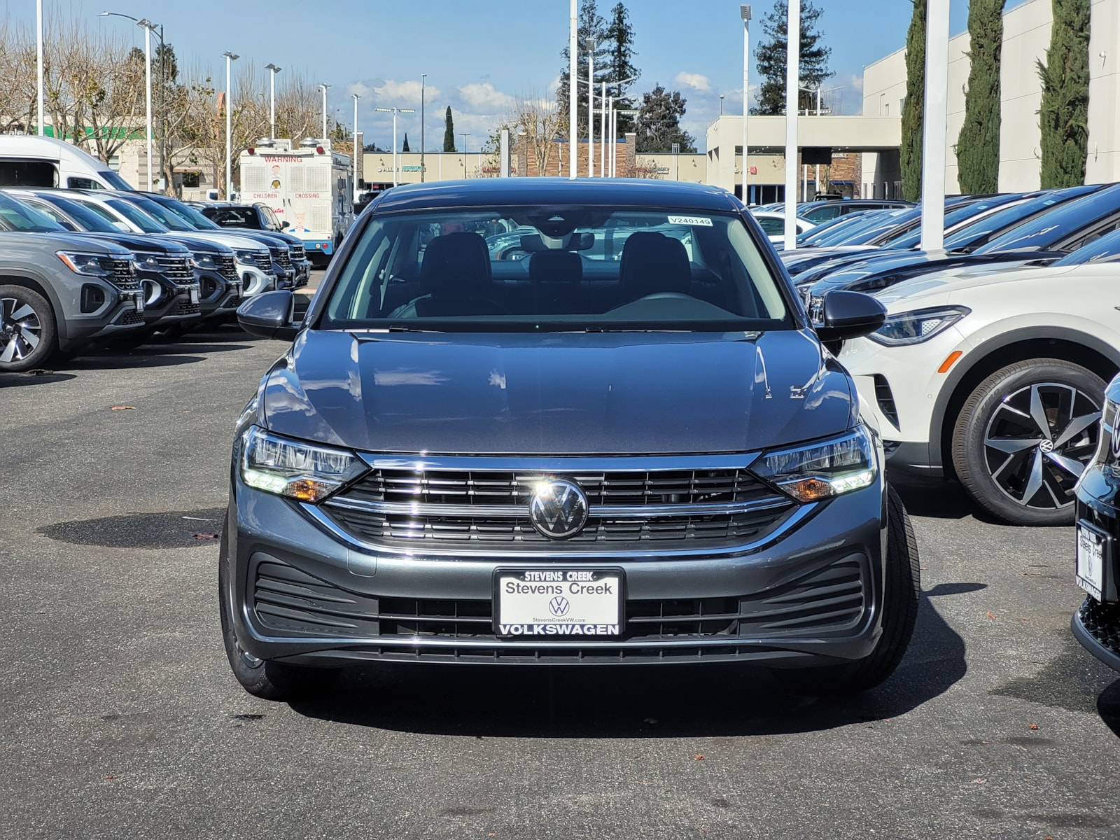 2024 Volkswagen Jetta 1.5T SE photo 2