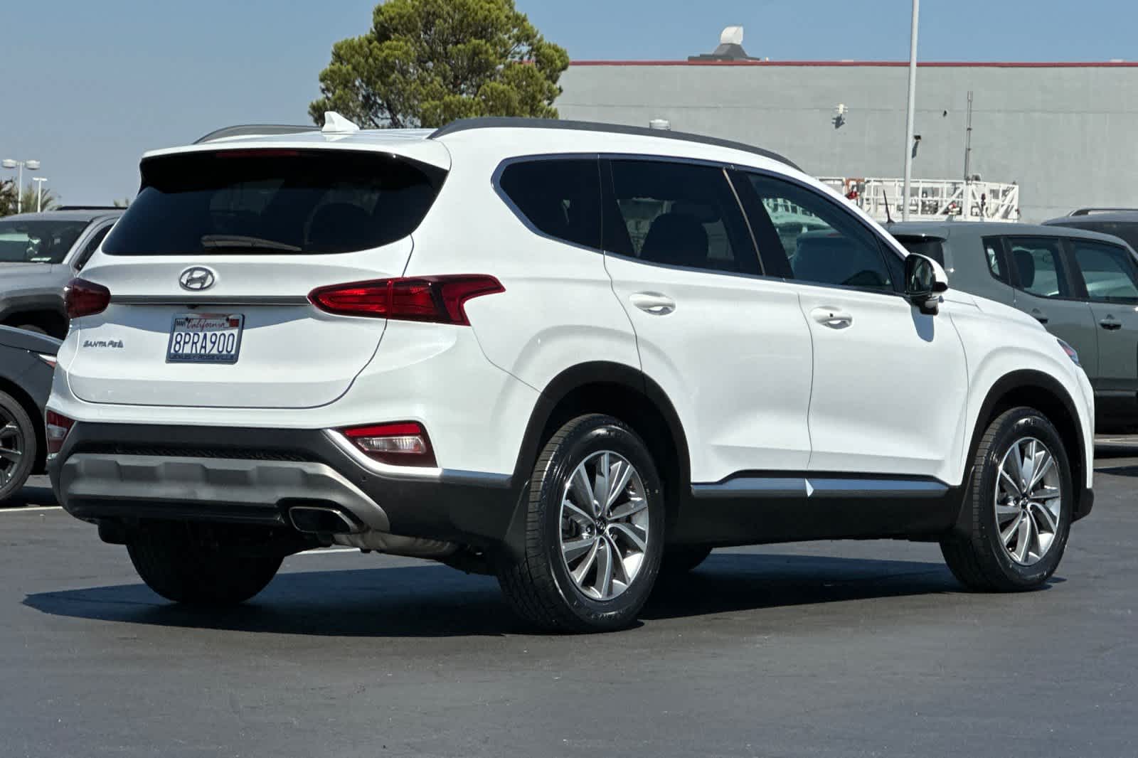 2020 Hyundai Santa Fe SEL photo 2