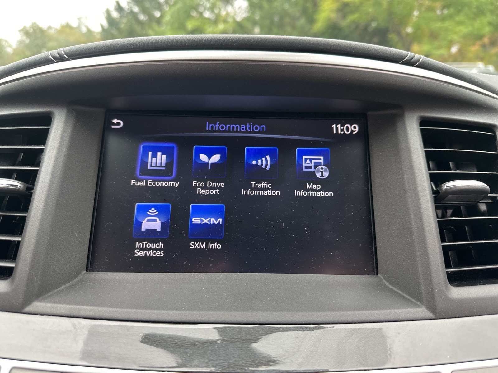 2019 Infiniti QX60 Luxe photo 29