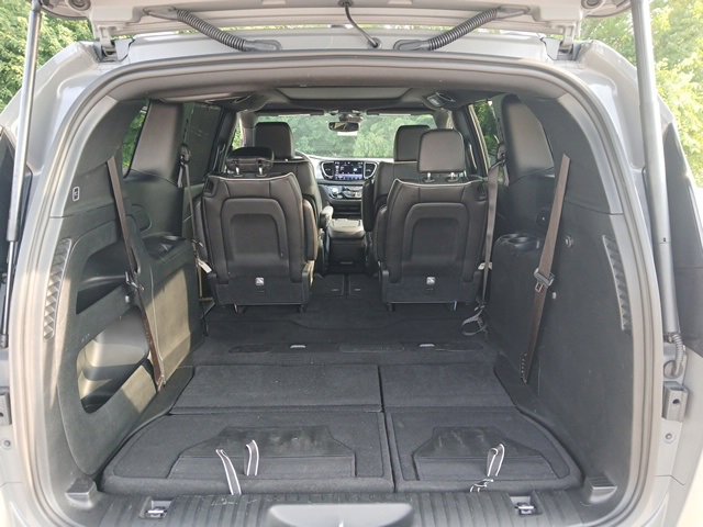 2025 Chrysler Pacifica Limited photo 27