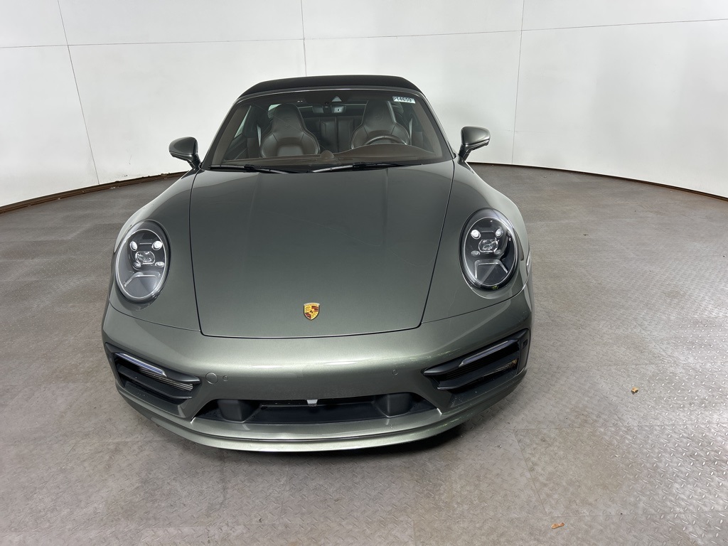 2022 Porsche 911 Targa 4S photo 2
