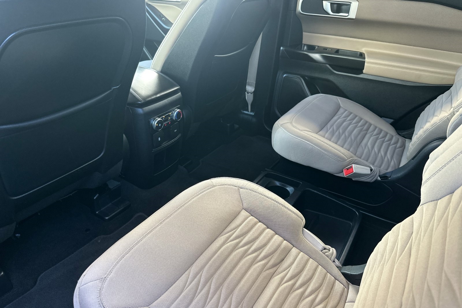 2020 Ford Explorer XLT photo 12