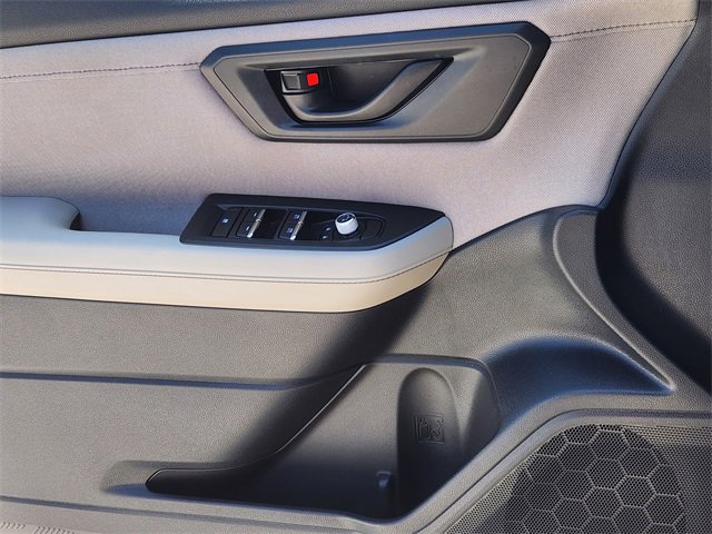 2025 Subaru Forester Premium photo 16