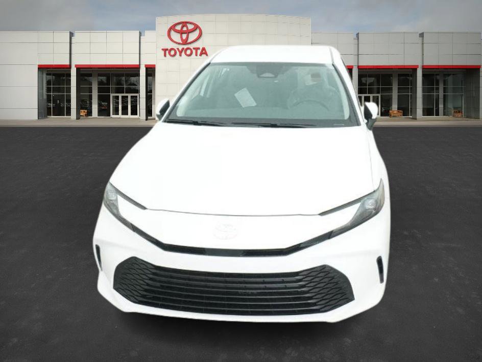 2025 Toyota Camry LE photo 3