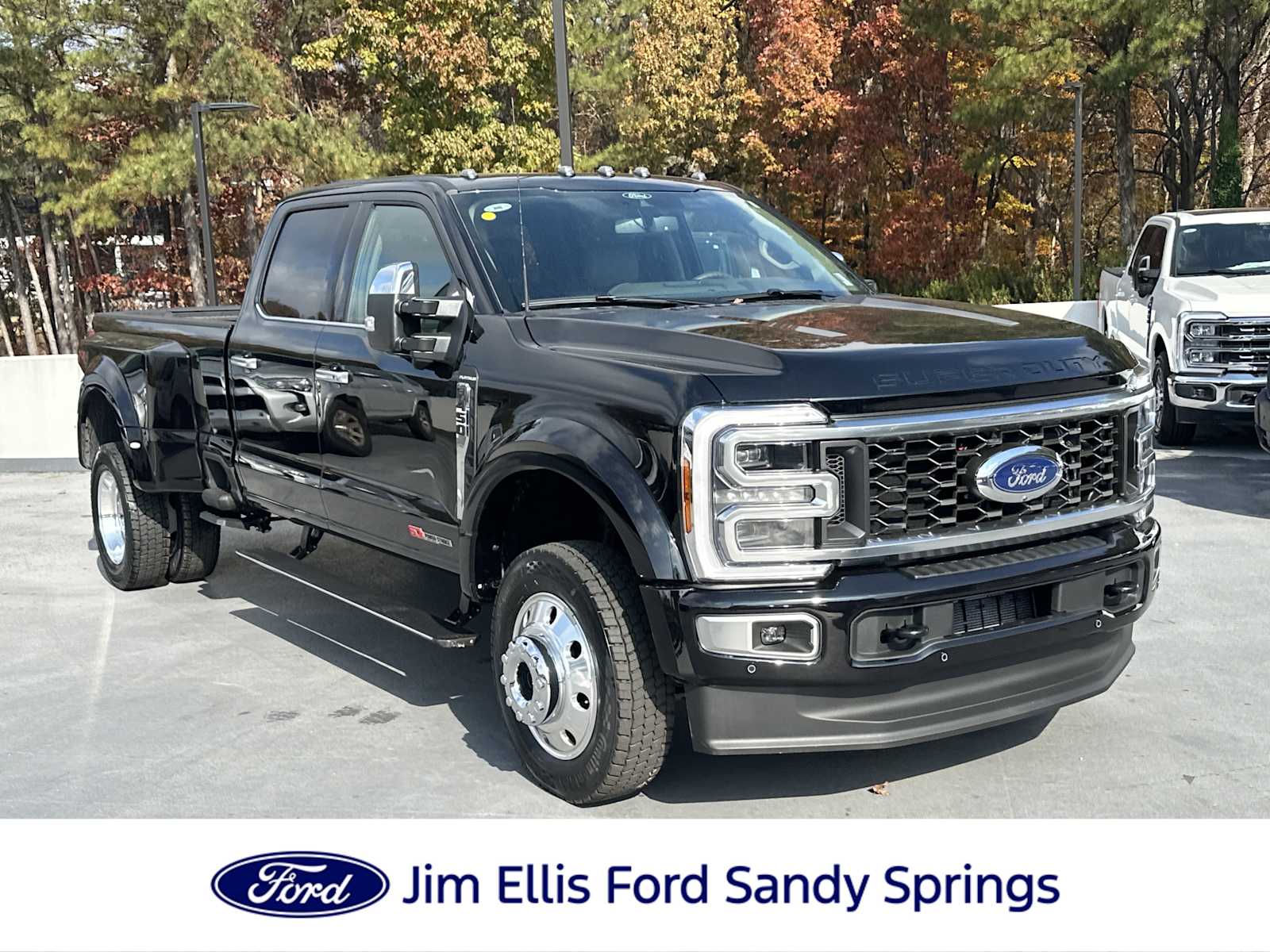 2026 Ford F-450 Super Duty Platinum's photo