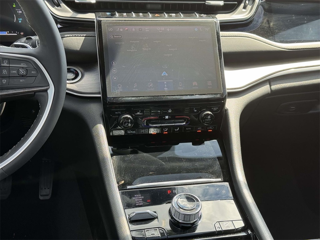 2022 Jeep Cherokee Limited 4xe photo 18