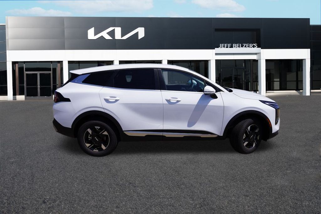 2026 Kia Sportage LX photo 2