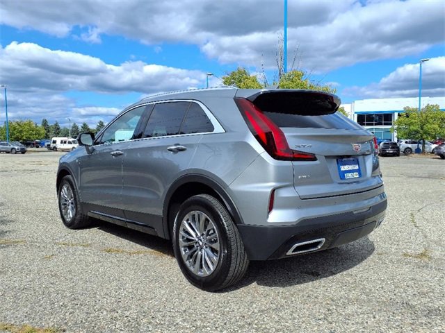 2025 Cadillac XT4 Premium Luxury photo 4