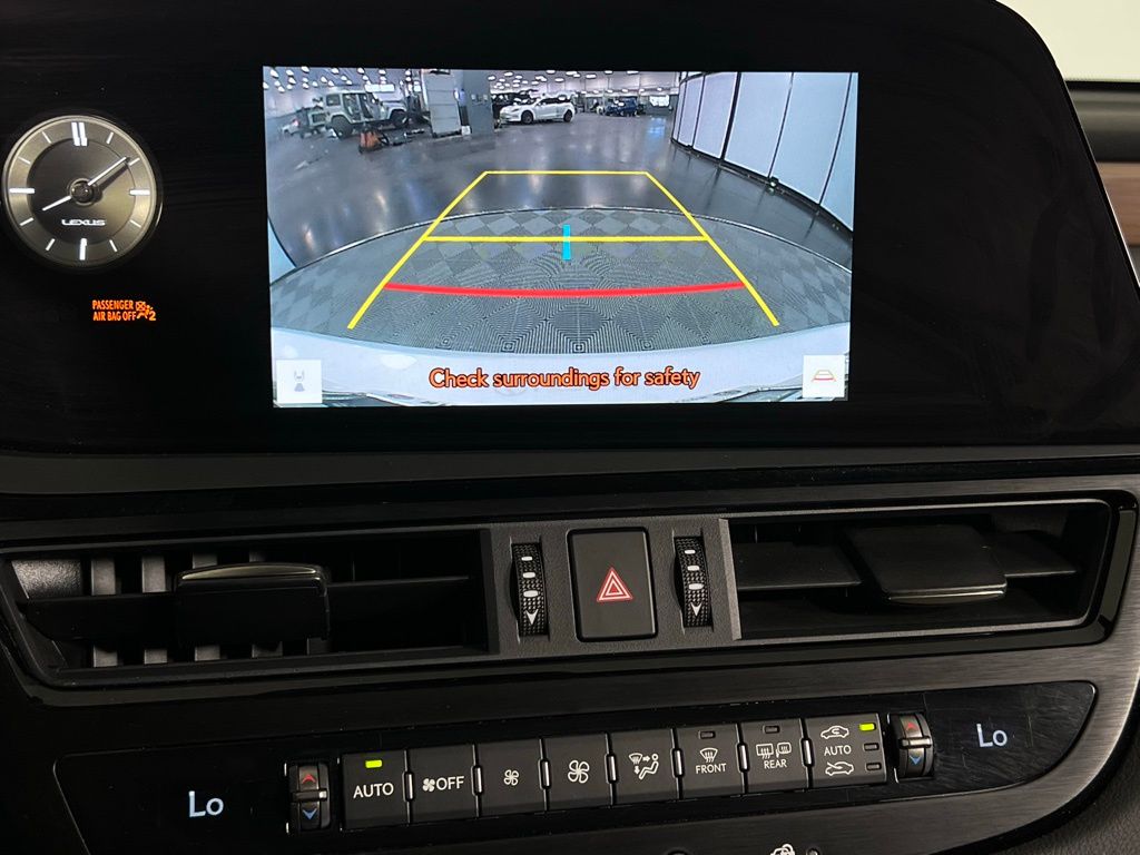 2023 Lexus ES 350 photo 17