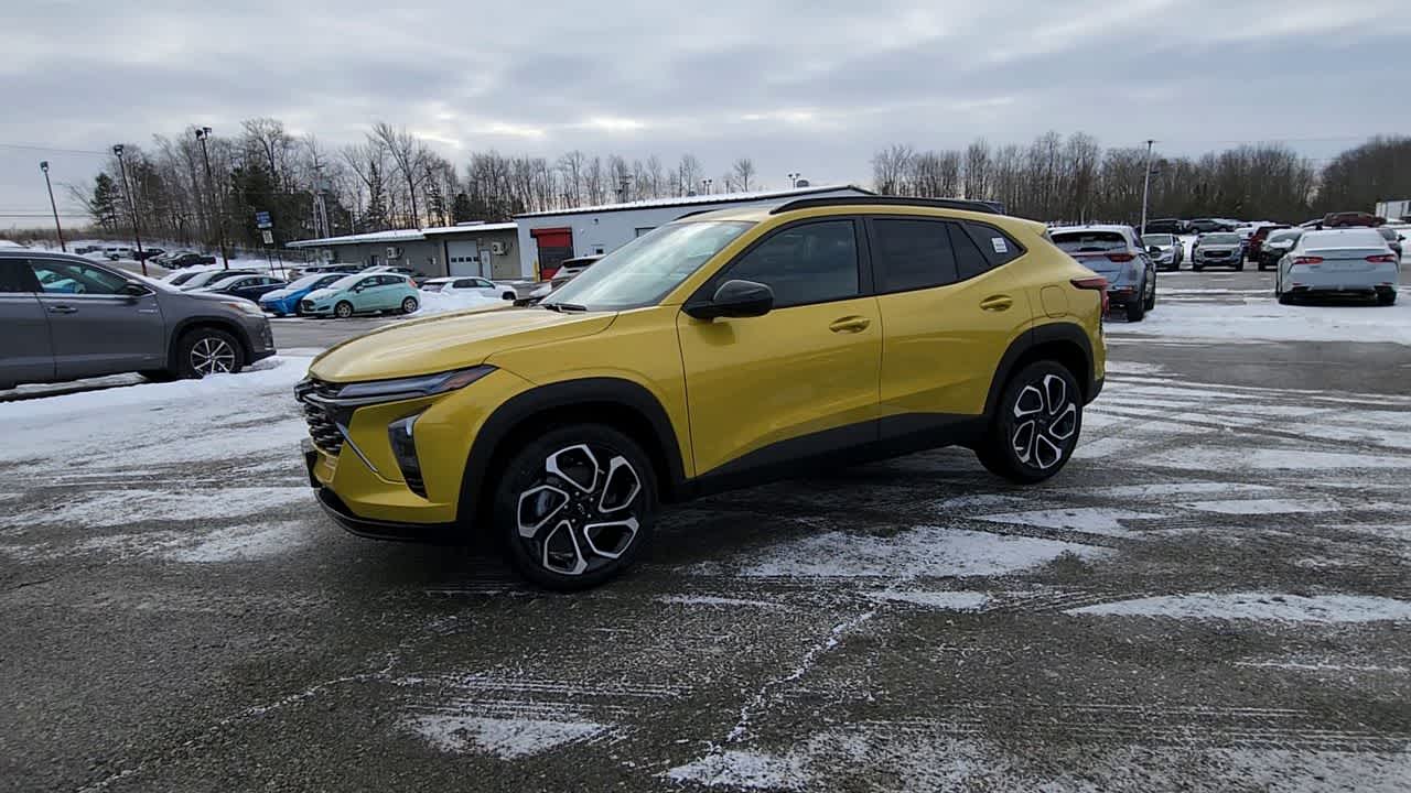 2025 Chevrolet Trax photo 4