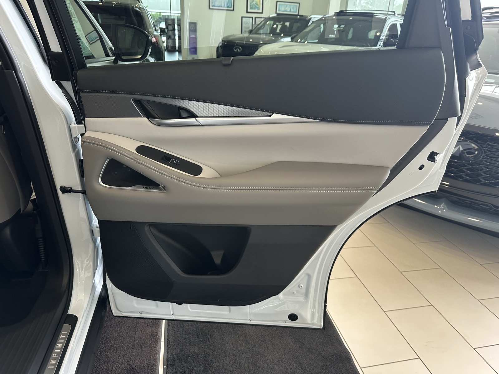 2026 Infiniti QX60 Luxe photo 28