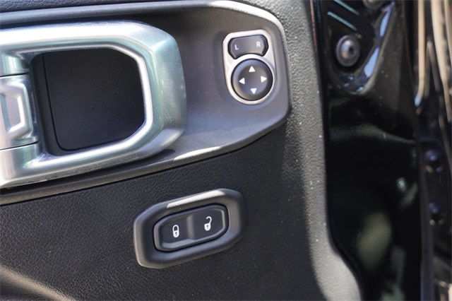 2021 Jeep Gladiator Sport photo 17