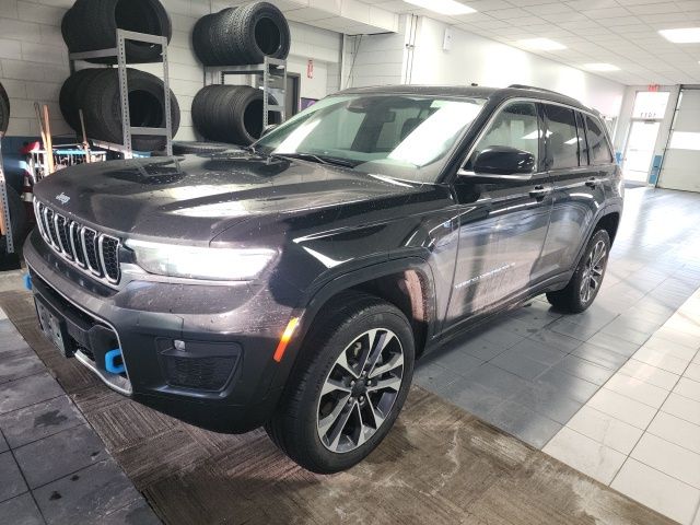 2022 Jeep Grand Cherokee Overland 4xe's photo