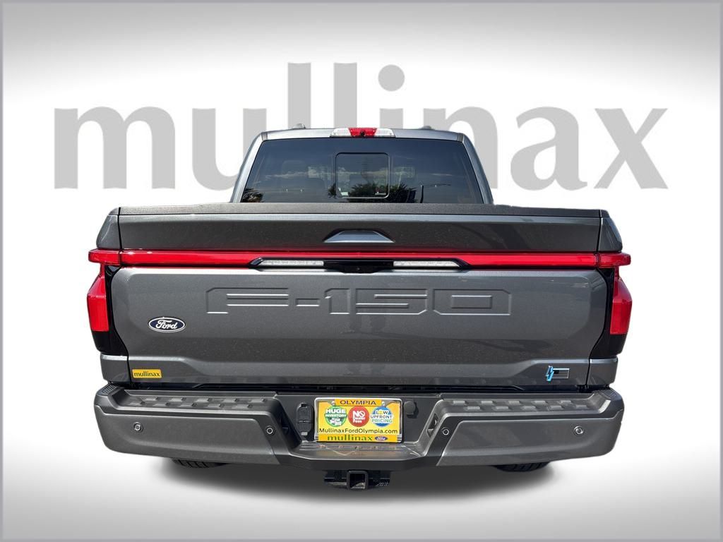 2025 Ford F-150 Lightning Lariat photo 4