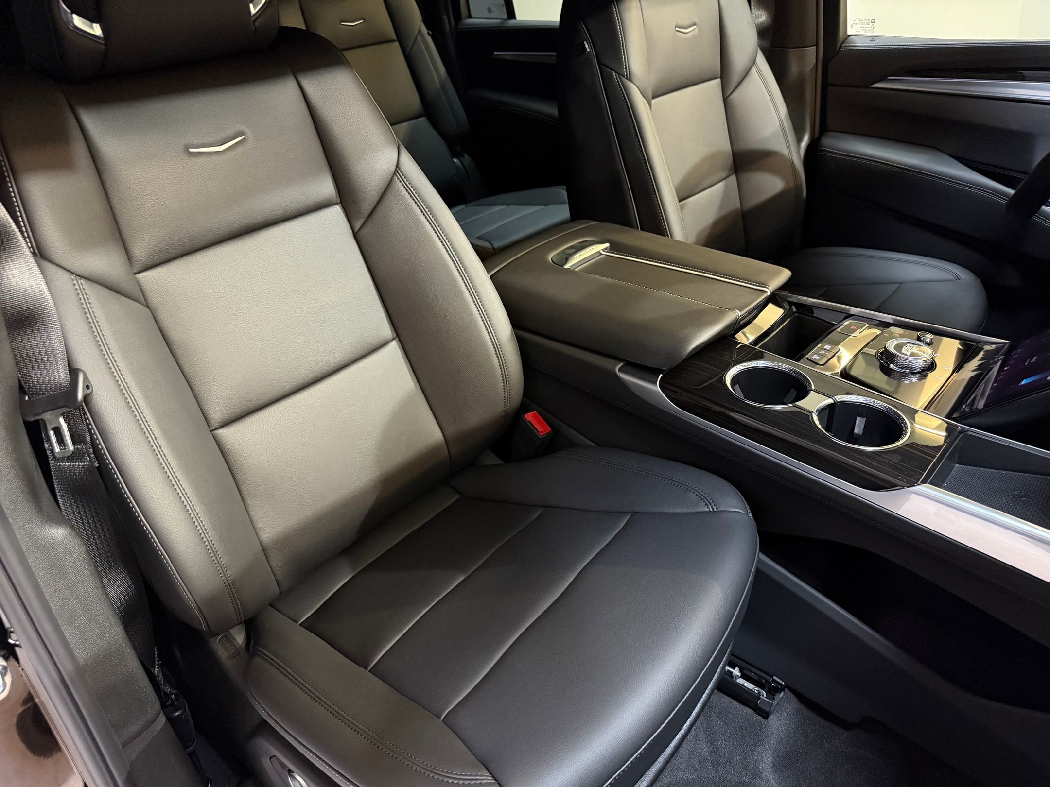 2025 Cadillac Escalade ESV Luxury photo 53
