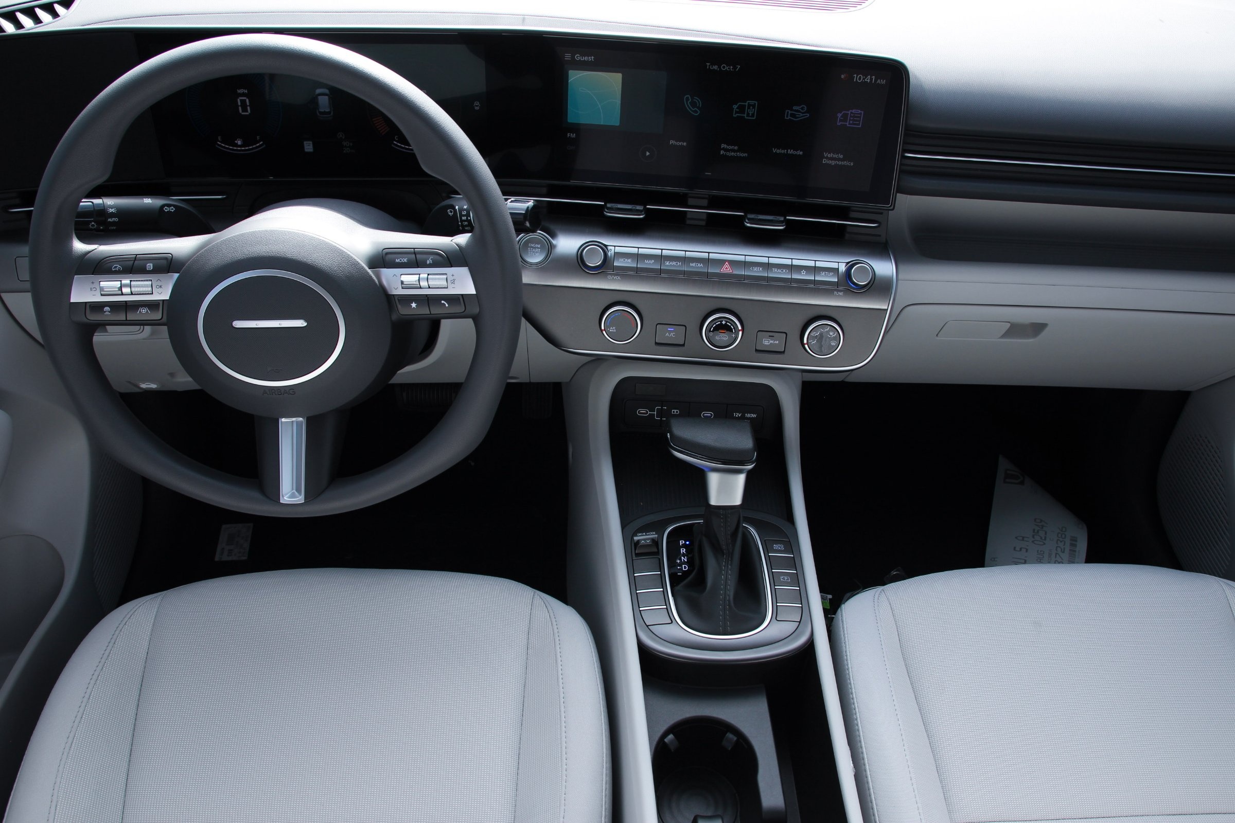 2026 Hyundai Kona SE photo 15