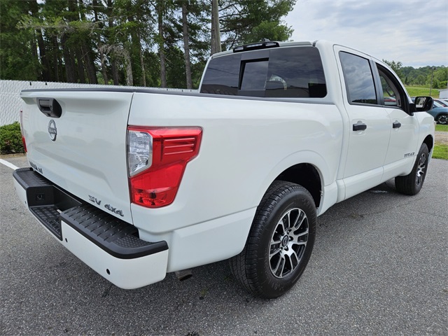 2023 Nissan Titan SV photo 7
