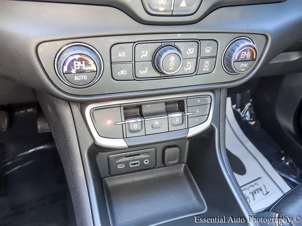 2023 GMC TERRAIN - Image 13