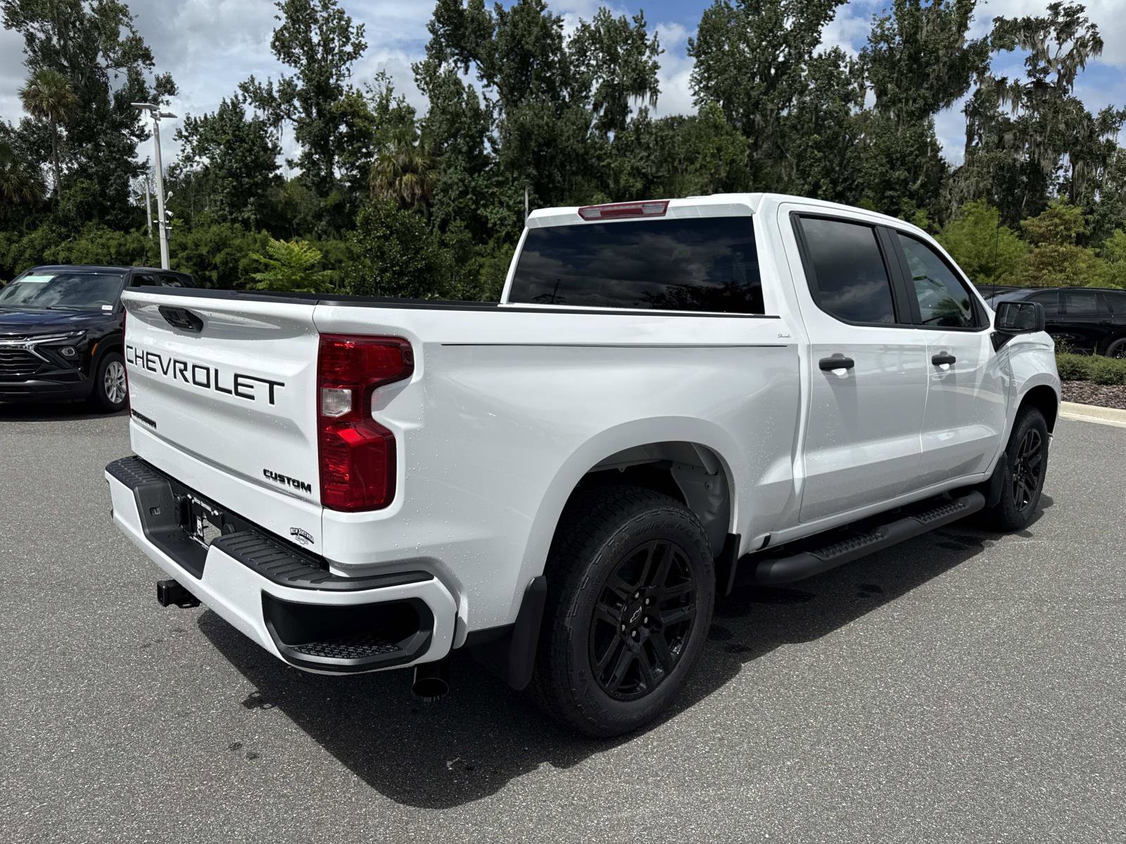 2026 Chevrolet Silverado 1500 Custom photo 3
