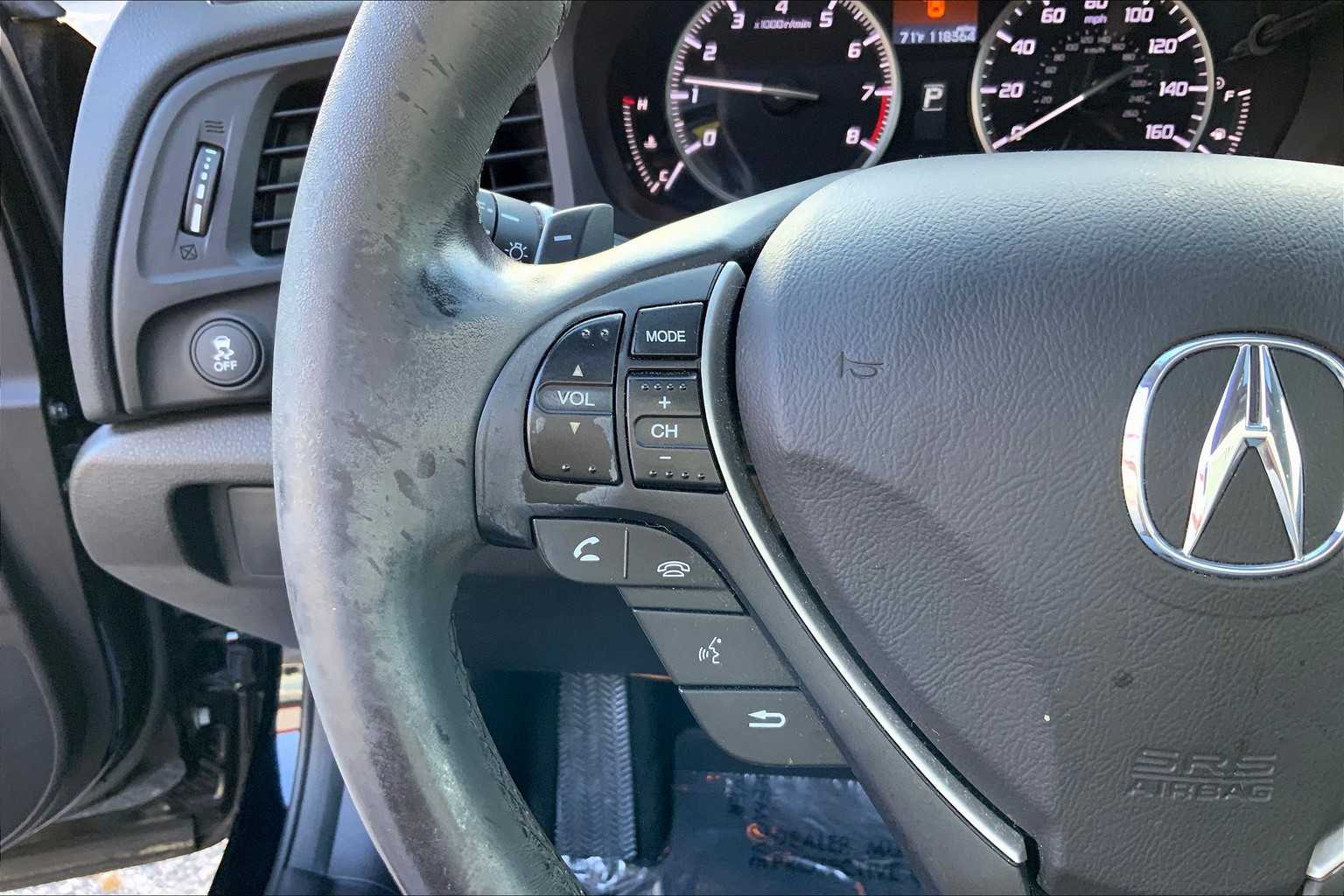 2017 Acura ILX Base photo 23