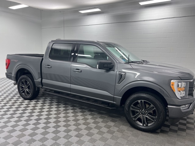 2022 Ford F-150 XLT photo 2