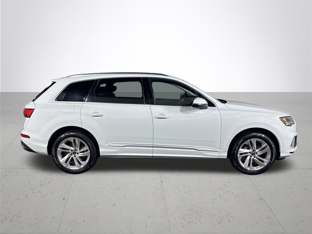 2024 Audi Q7 55 Premium Plus photo 5