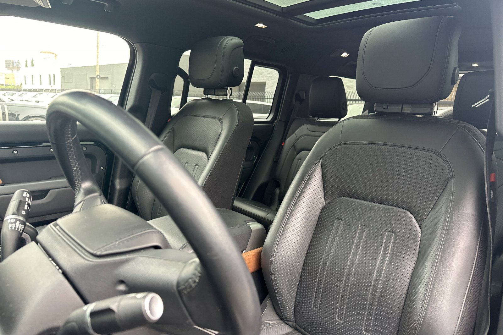 2023 Land Rover Defender 130 X photo 4