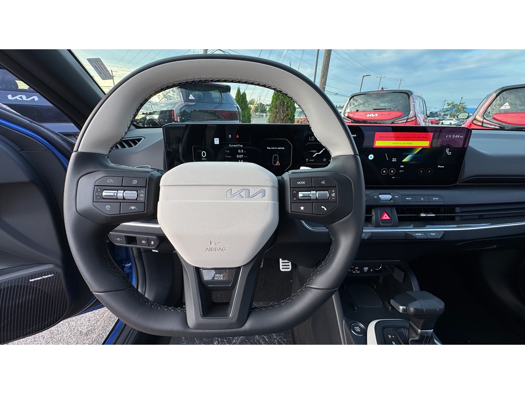 2025 Kia K4 GT-Line Turbo photo 6