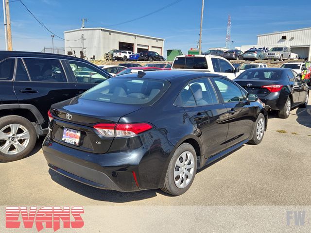 2021 Toyota Corolla LE photo 3
