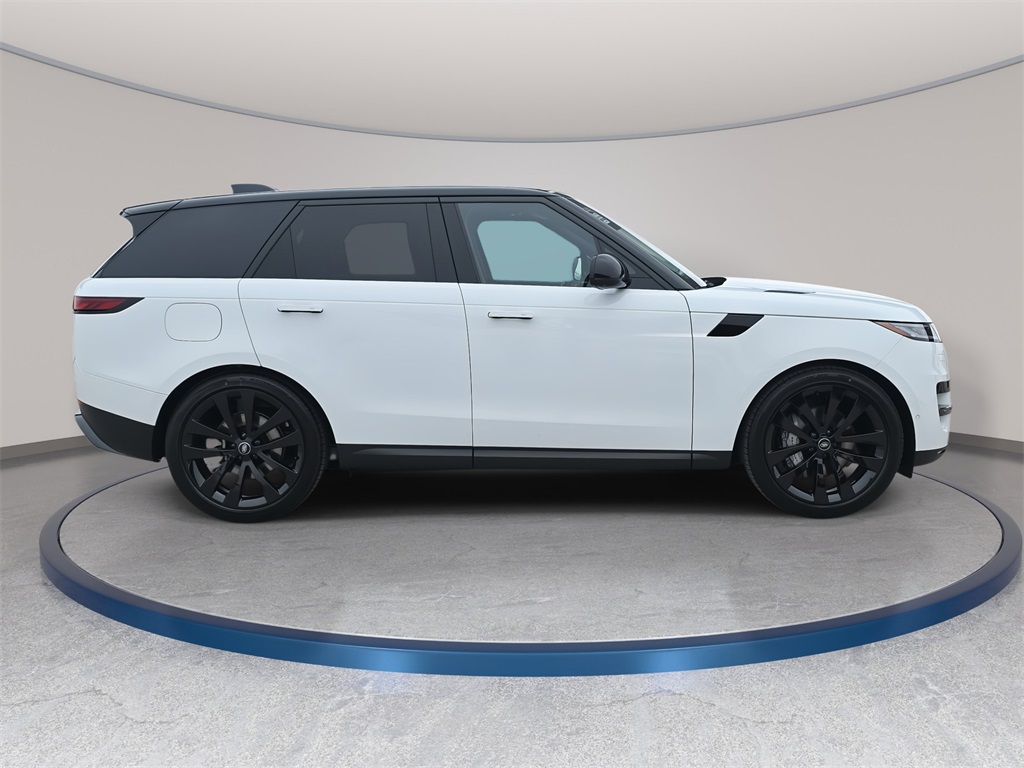 2025 Land Rover Range Rover Sport SE photo 4