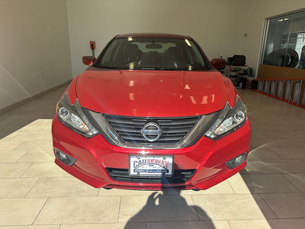 2016 Nissan Altima 2.5 SR photo 2