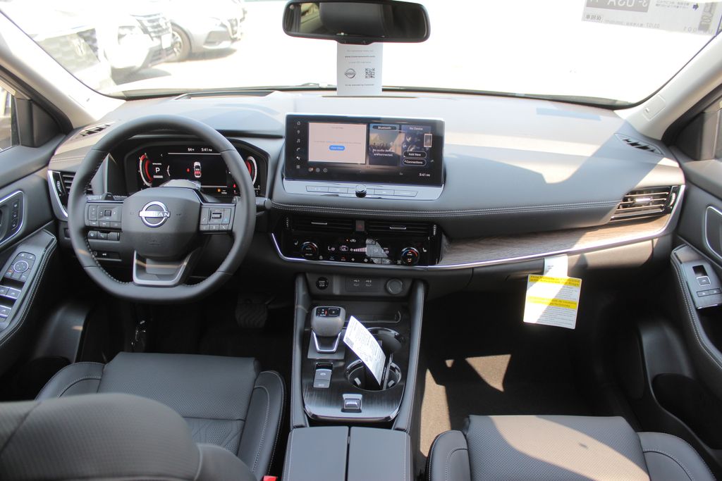 2025 Nissan Rogue Platinum photo 16