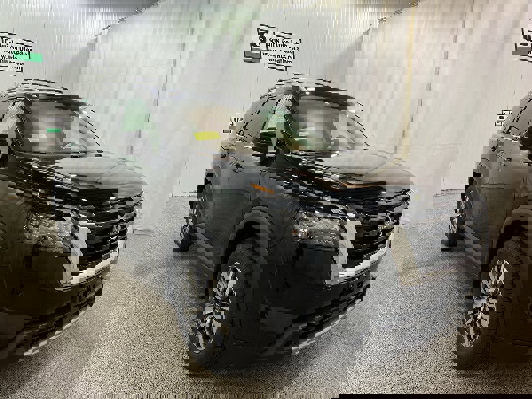 2025 Nissan Pathfinder SL's photo