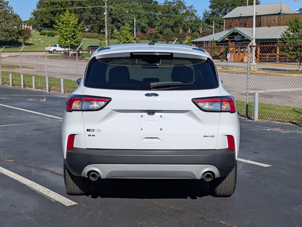 2022 Ford Escape SE photo 2